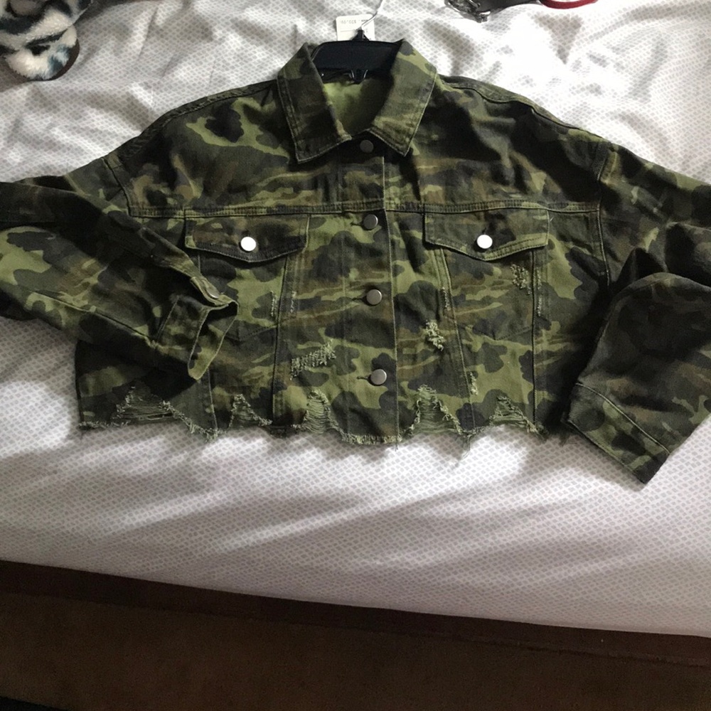 Camo crop jacket